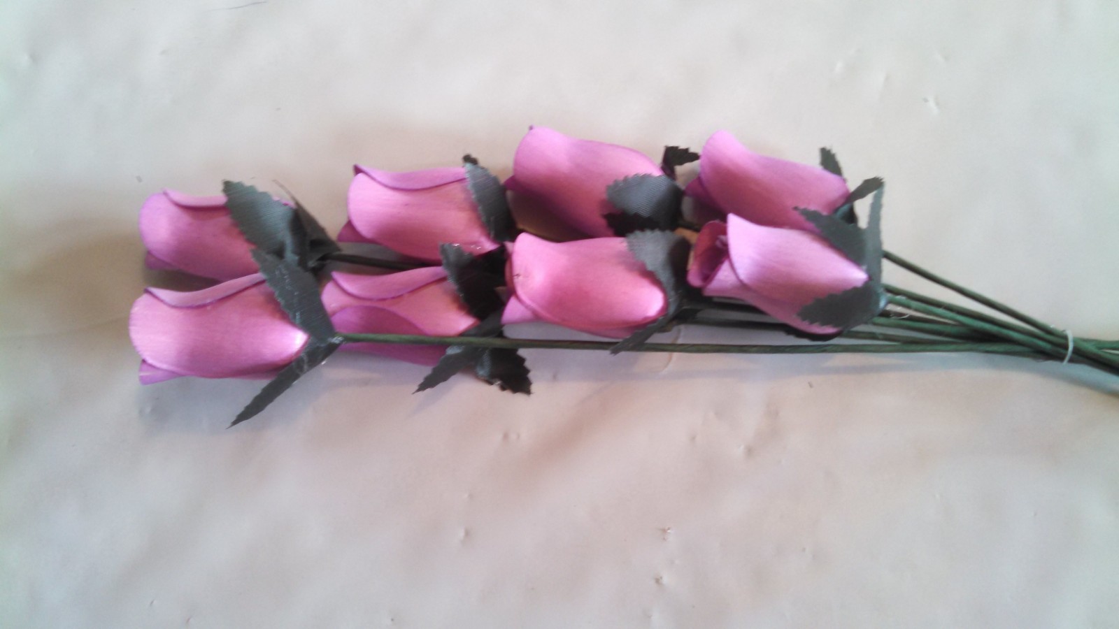 Small Bud Wood Roses – (Various Purple Colors)