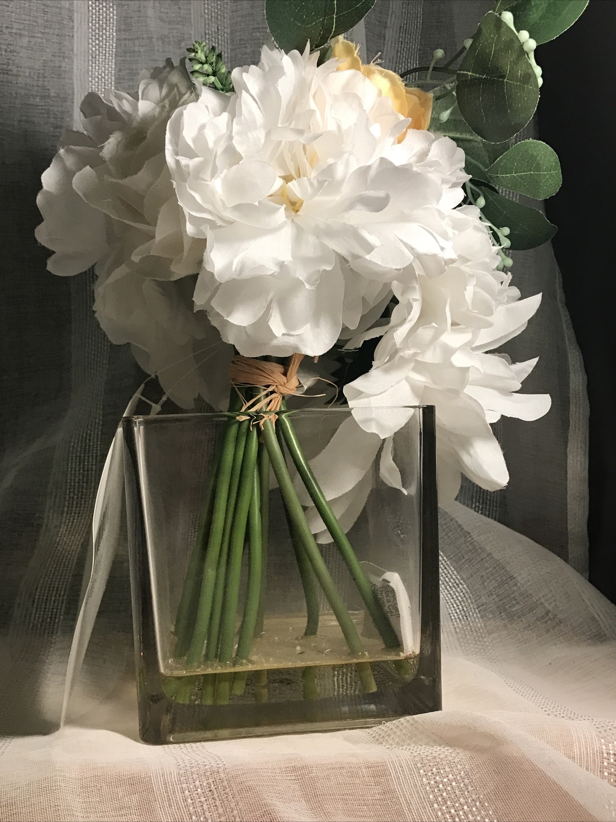 Faux Flower Centerpiece Glass Vase NWT White Yellow Green Beautiful Floral Decor