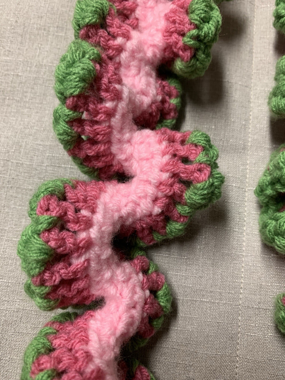 Garland Spiral Ruffle New Pink and Raspberry Pink With Green Leaves Thick