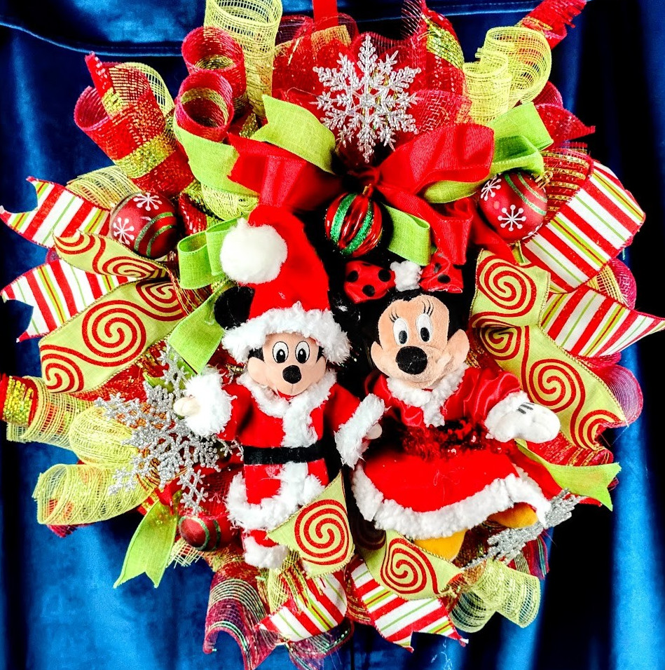 Mickey and Minnie Mouse Christmas Wreath Large 24″ Red & Green Front Door Decor