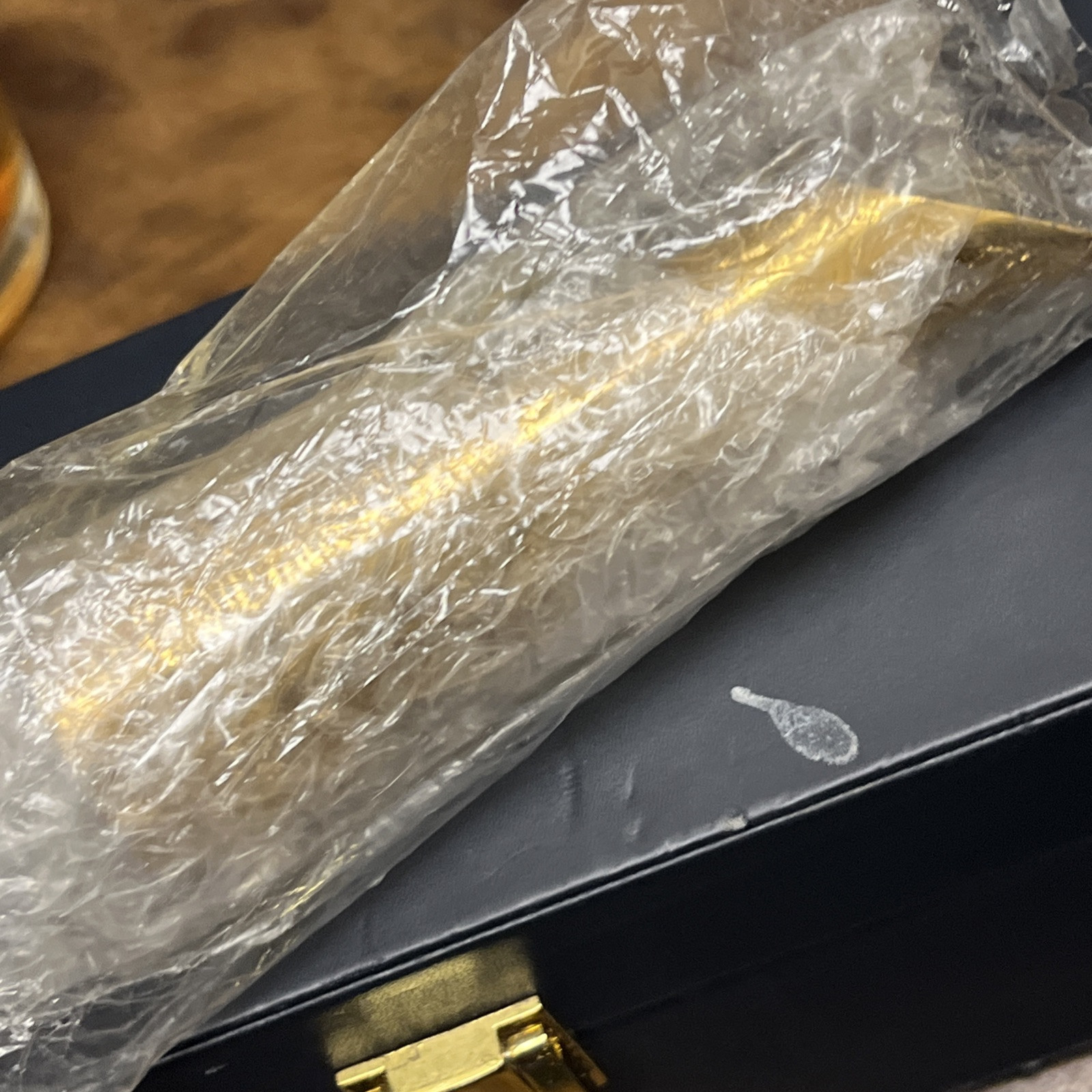 24K GOLD DIPPED NATURAL ROSE 7″ – MIDNIGHT BLUE GIFT BOX+ Vase