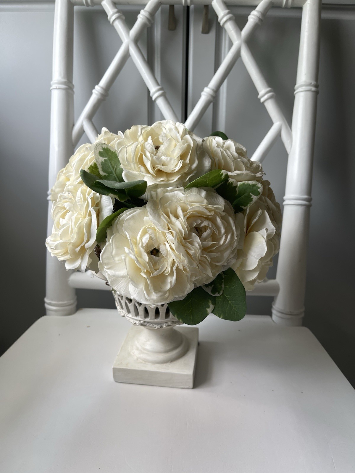 NDI Floral Arrangement White Cream Lattice Trellis Urn Pedestal Vase Used