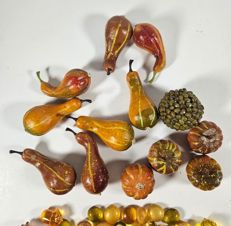Artificial Gourds, Pumpkins, Seed Ball, Plastic Acorns & Glass Marble Fillers