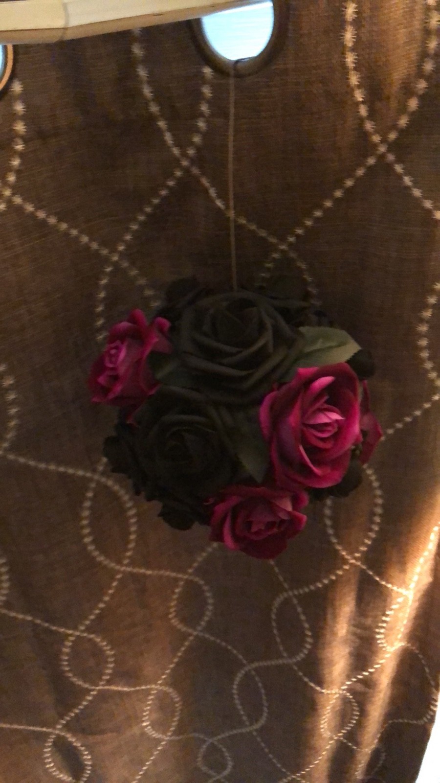 Handmade flower balls This product is a gothic-style artificial flower bouquet