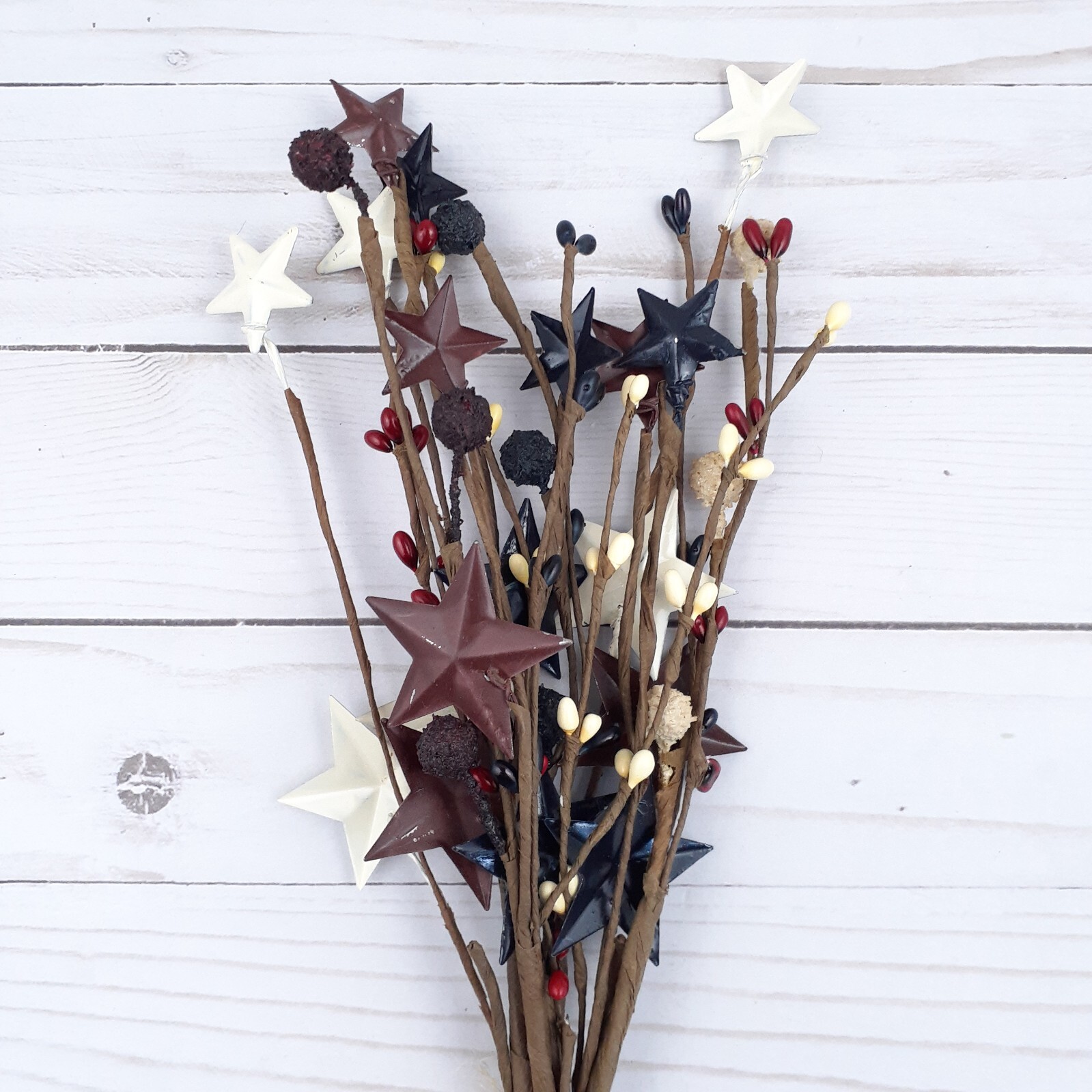 Rustic Floral Pick Tin Stars Berries Red White Blue Americana B2