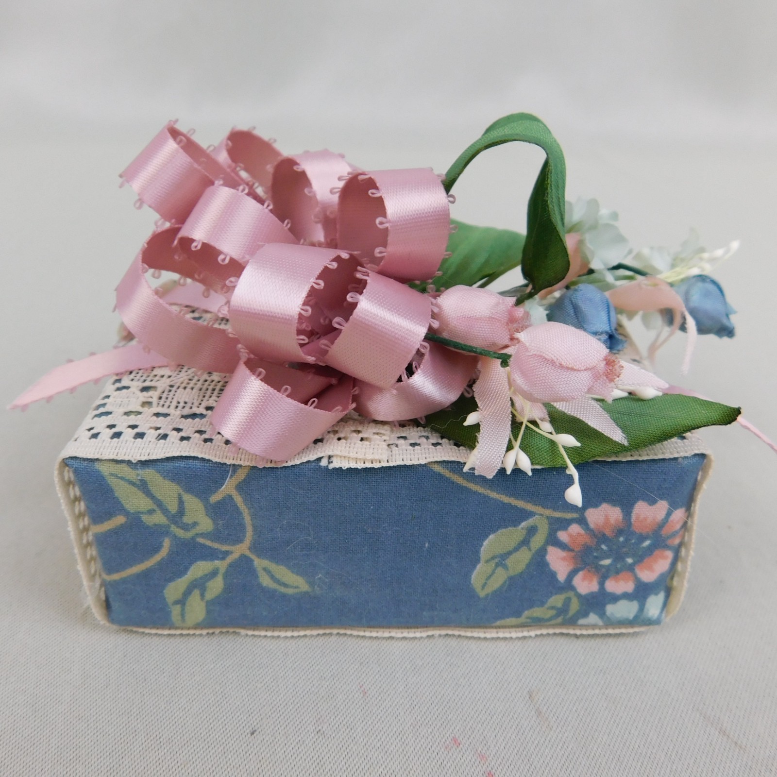 Vintage 80s 90s Floral Lace Handmade Decorated Match Box Style Decor #A387