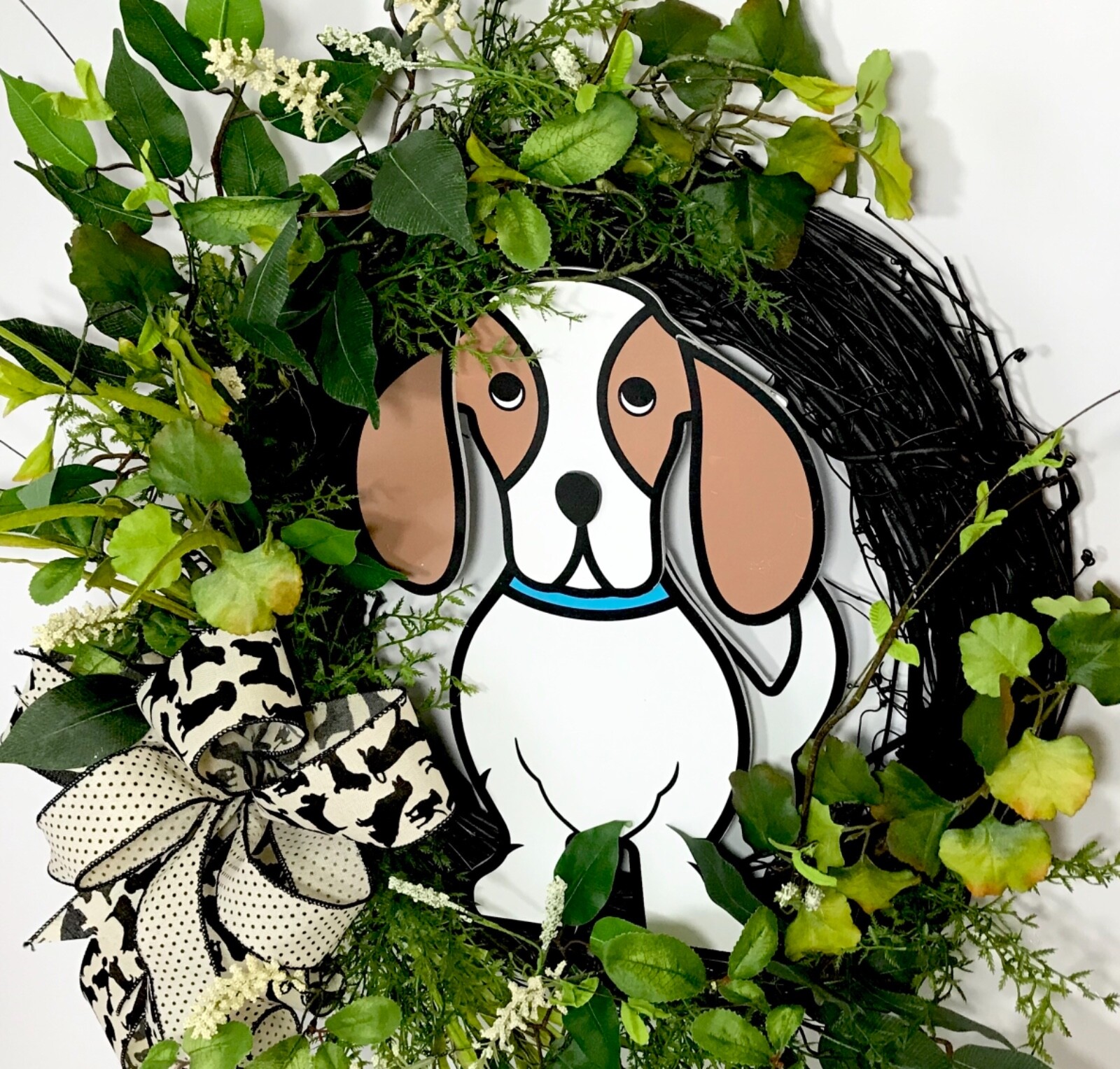HOUND DOG LOVER 3D BEAGLE SIGN BLACK GRAPEVINE DOOR WREATH FLOWERS GREENERY NEW