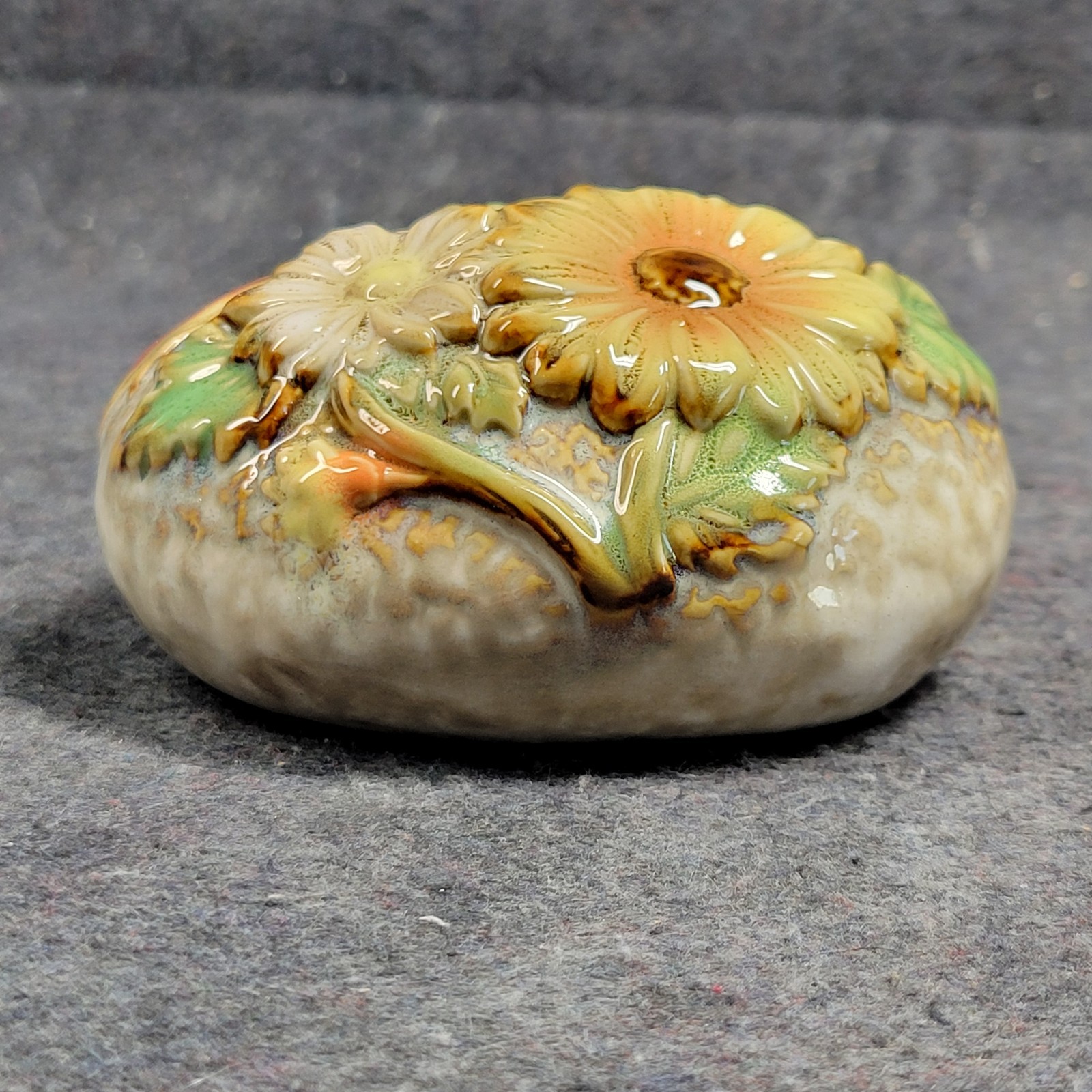 Ceramic Desktop Flower Garden Welcome Faux Rock Raised Glossy Sunflower Daisy