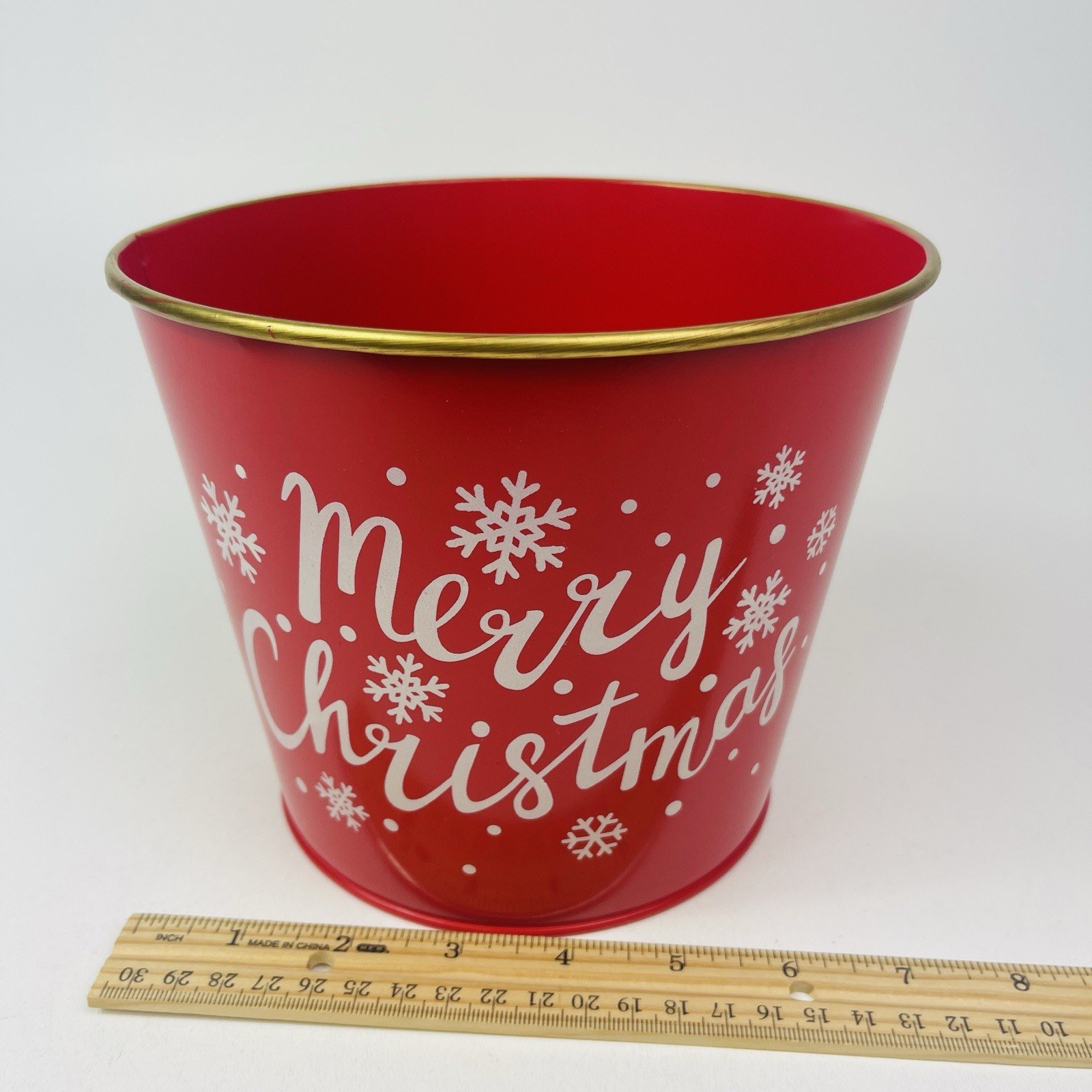 Round Tin Merry Christmas Red Flowerpot Can Home Decor Bucket