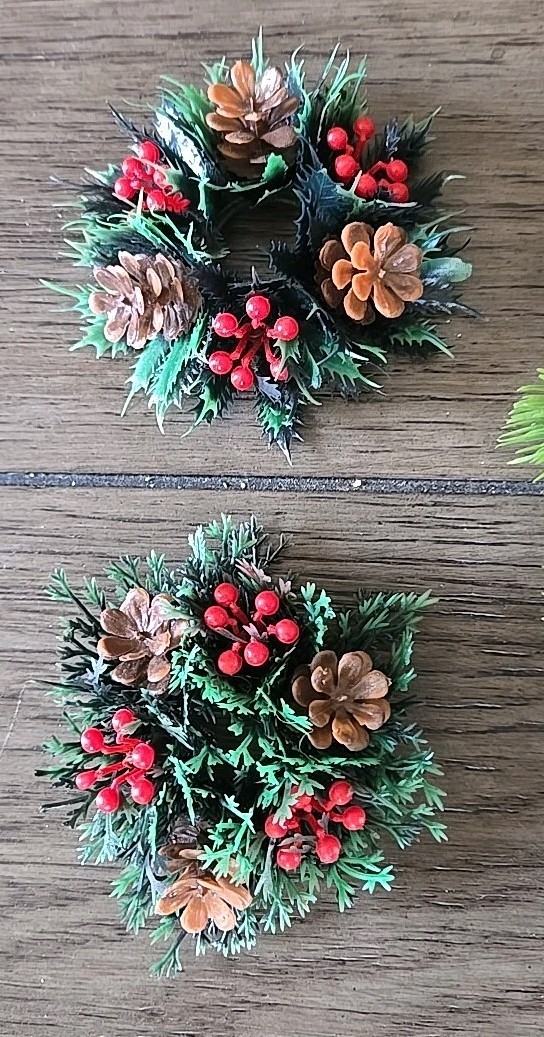 Vintage Plastic Candle Rings Christmas Wreath Set Of 5 Holly Berries Poinsettias