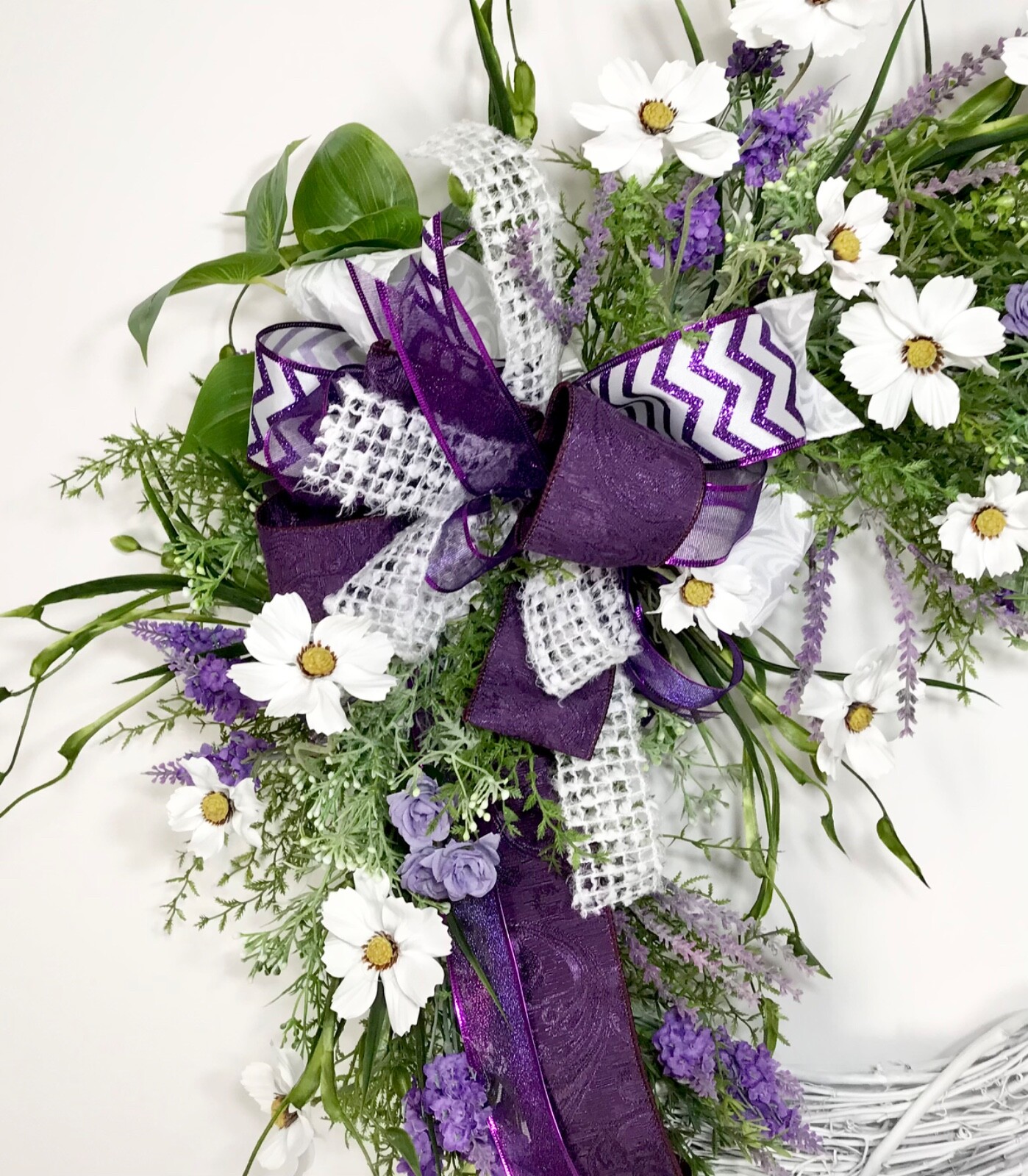 SPRING WHITE GRAPEVINE WREATH FRONT DOOR PURPLE SPRING FLOWERS HANDMADE NEW