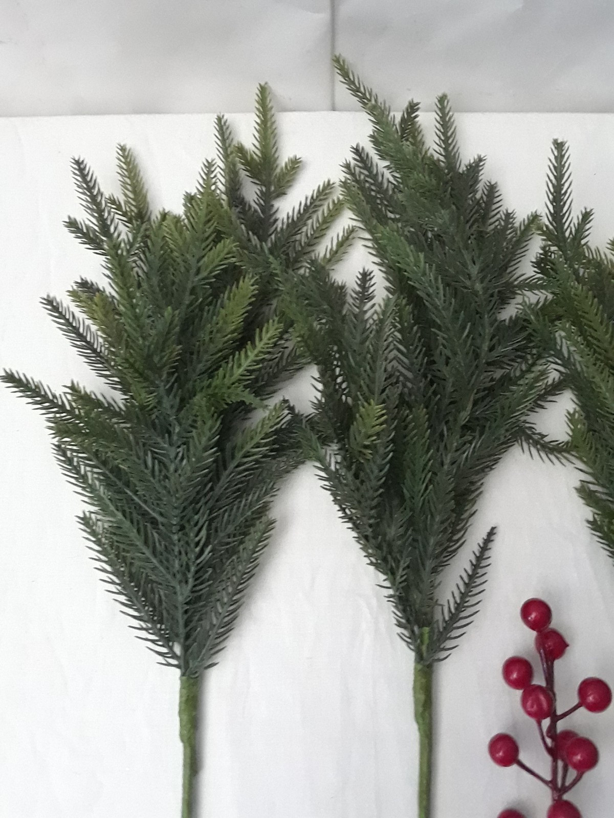 5 Indoor/Outdoor Artificial Spruce Pine 21 in Sprigs – Pine Cone – Berry Twig