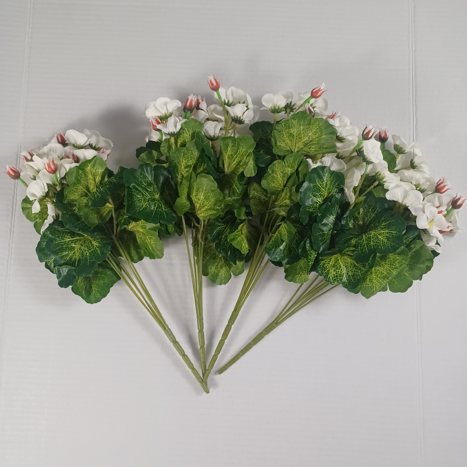 Mini Geraniums Artificial Faux Flowers -White -Set Of 4 -NEW -Floral Decoration