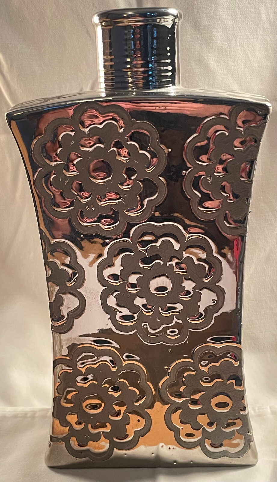 10 X 5 in Rectangle Silver Flower Vace With Flora Design