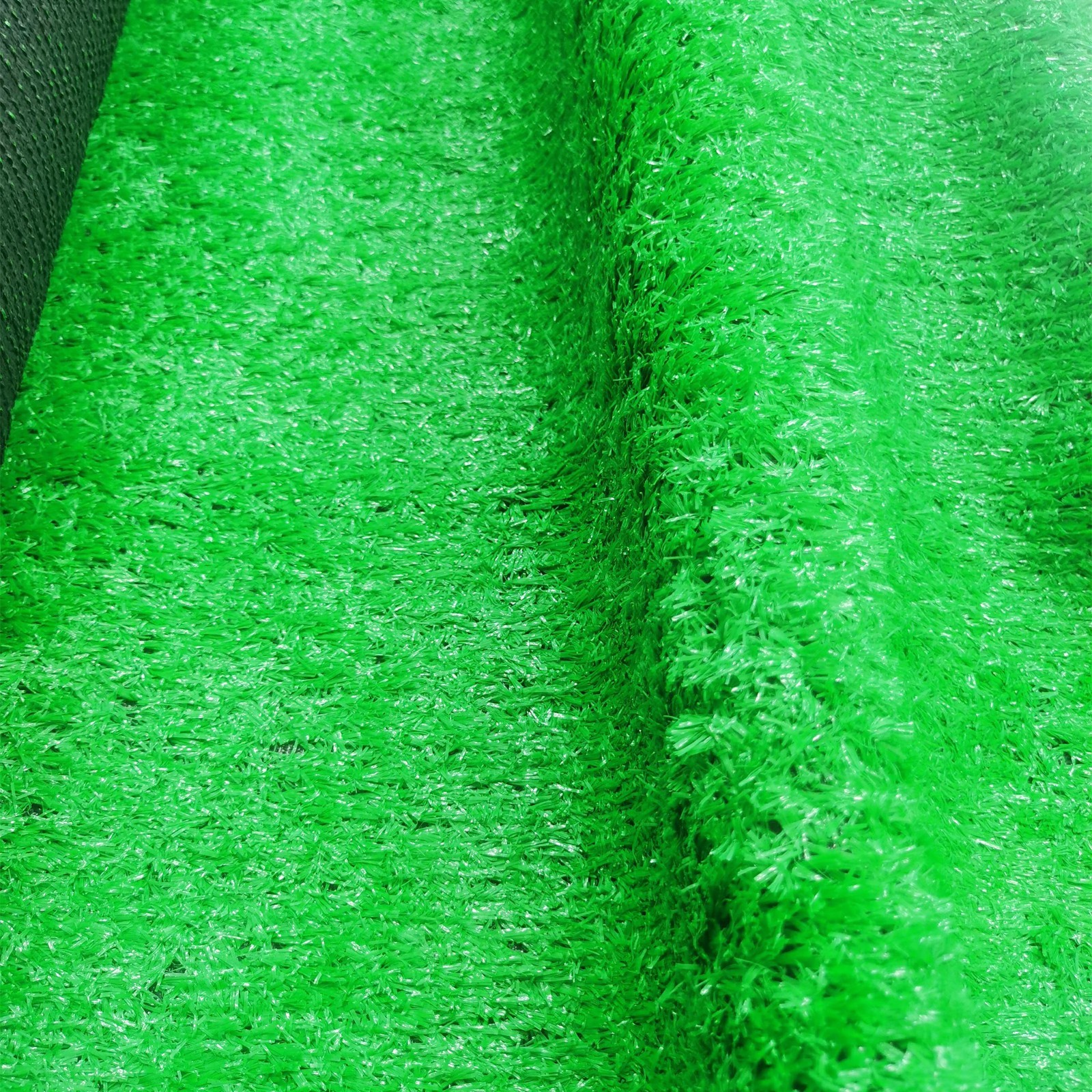 Artificial Grass Dark Emerald Green Color 1.5cm Thick Glf Practice 6.5 x 32ft