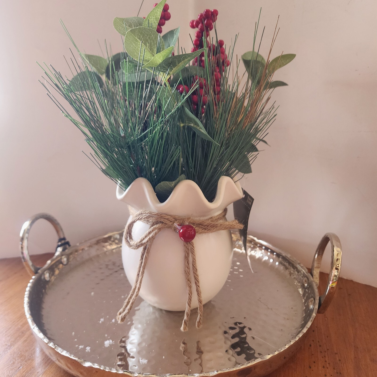 Home Decor Artifical Floral Greenery Arrangement White Ruffled Pottery Planter