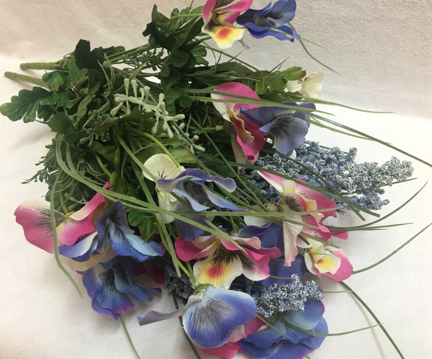 Artificial Flowers Spring Mix Pink White Blue Stems Leaves Lot of 2 Bunches