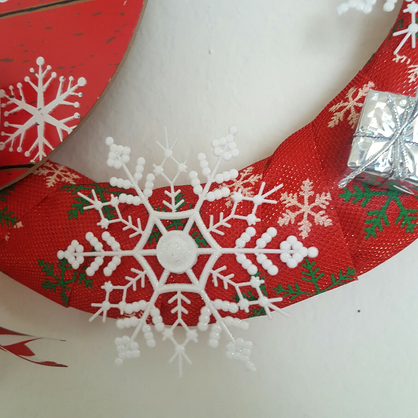 Gorgeous Snowman christmas Wreath Wall door home hanger Decor. “Unique design “