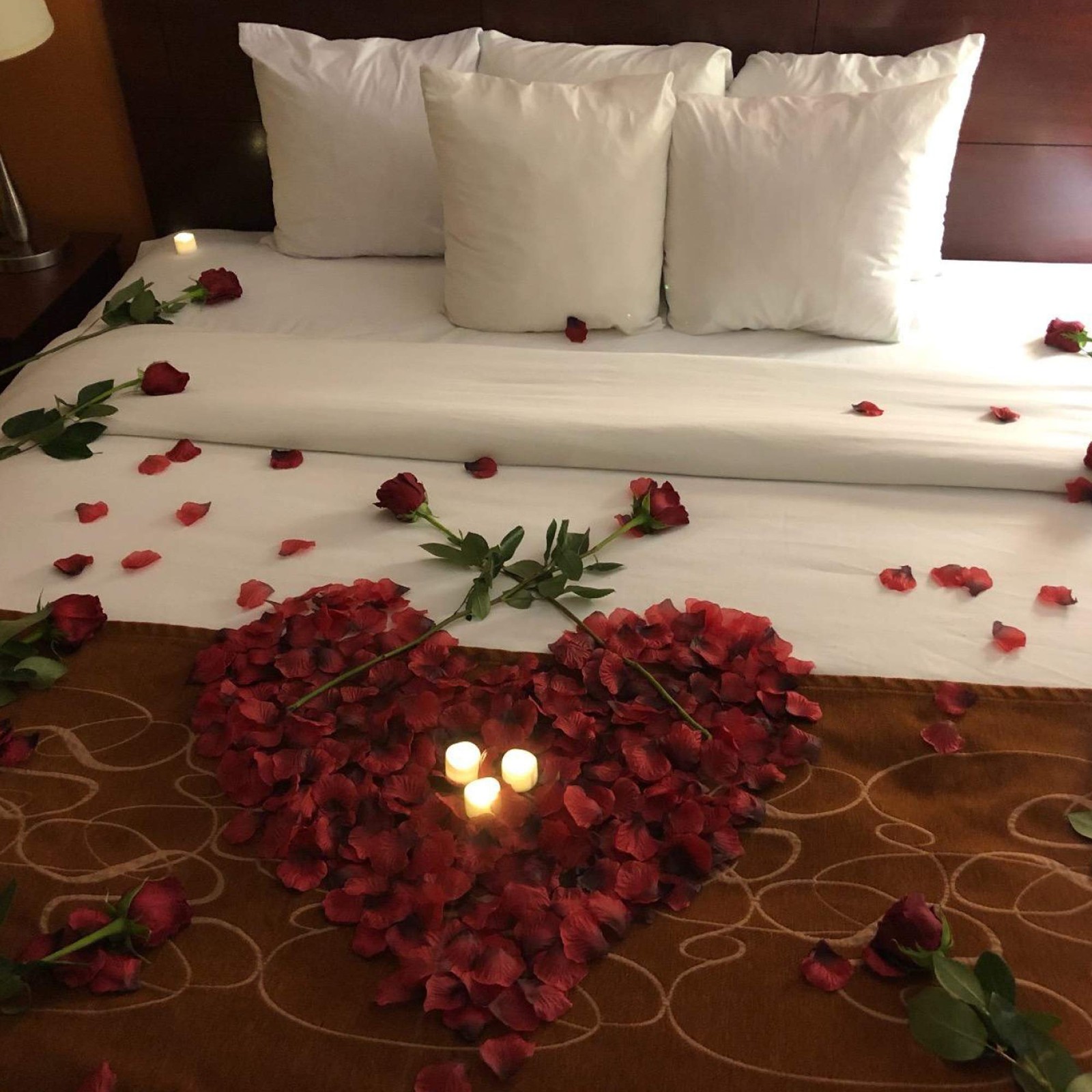 1000PCS Artificial Silk Rose Petals Dark Red Burgundy Wedding Party Decoration