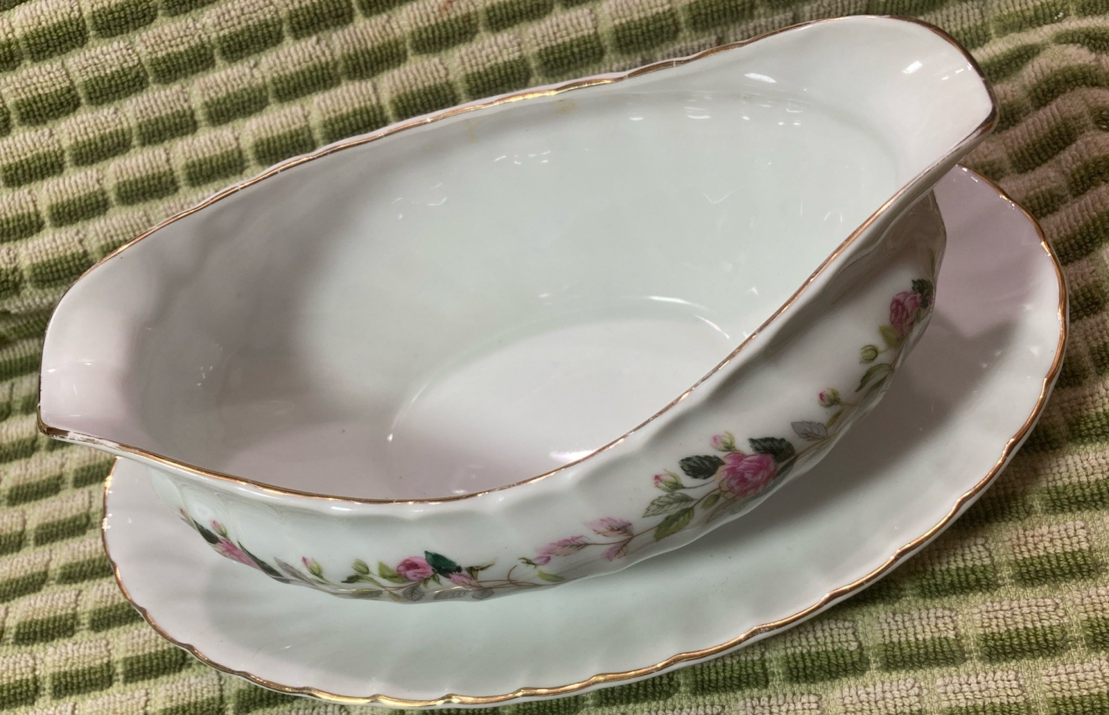 Vintage Creative Fine China 2345 “REGENCY ROSE” Gravy Boat