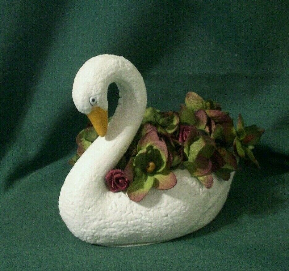 Mini Ceramic Swan Floral Arrangement – 4″ Tall