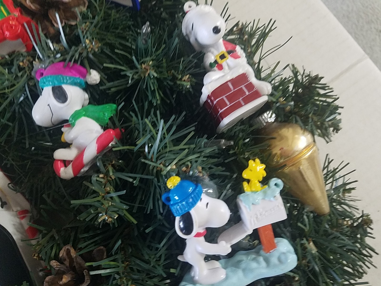 Snoopy Christmas Wreath, Holiday Wreath, Bright Colorful Lights Up 21″