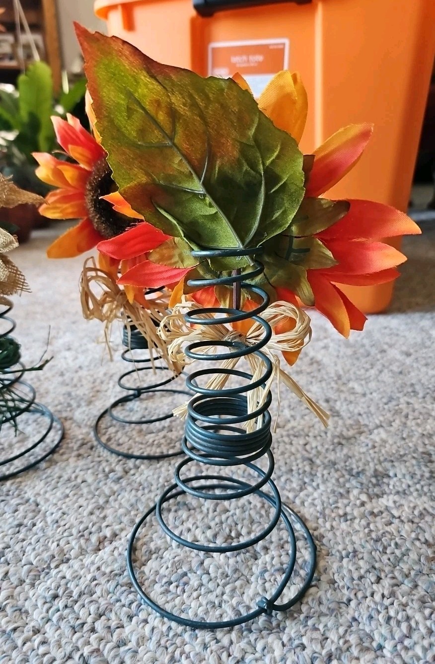 Silk Sunflowers On Green Metal Springs Free Stand 10″ Tall Set Of 4 Fall Decor