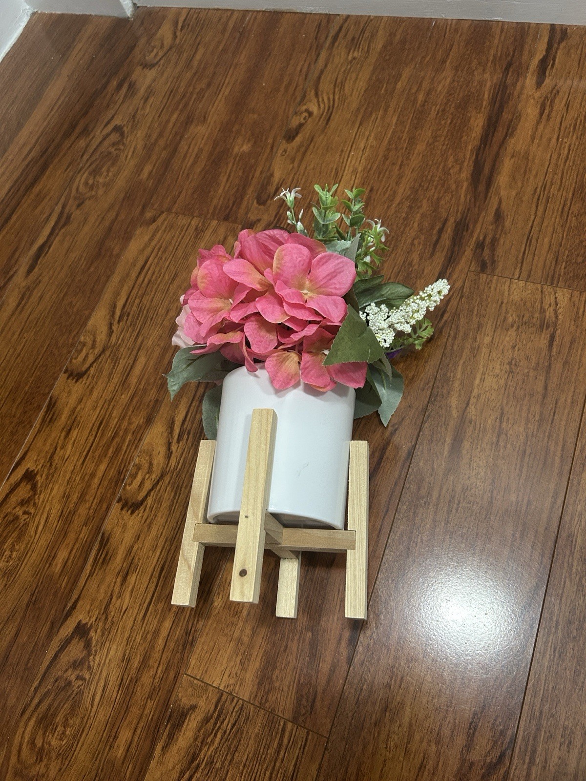 Artificial Hydrangea & Dahlia Flower Arrangement in White Pot with Wooden Stand