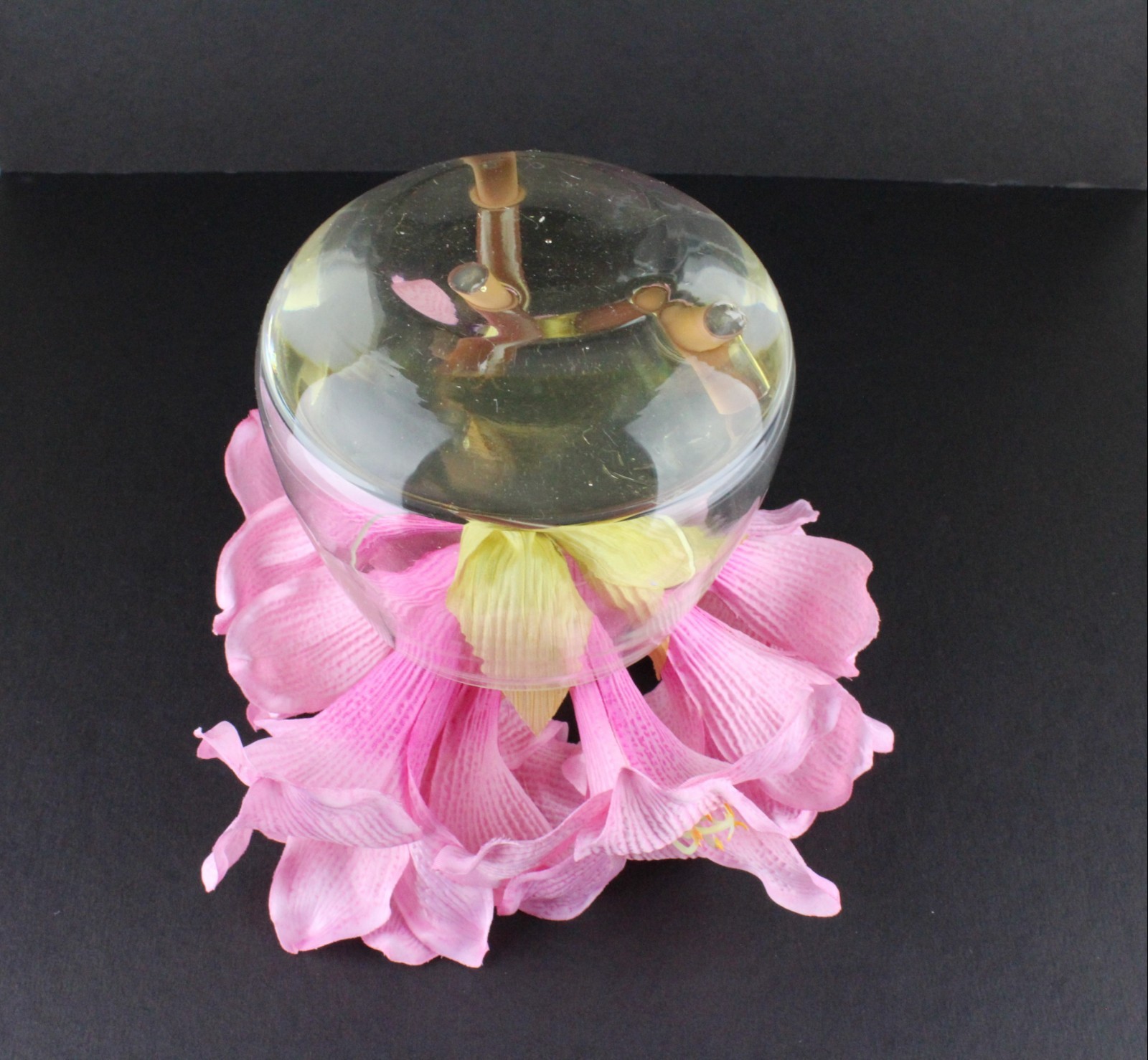 Pink Artificial Flower Arrangement Display Decorating Accent Piece Décor