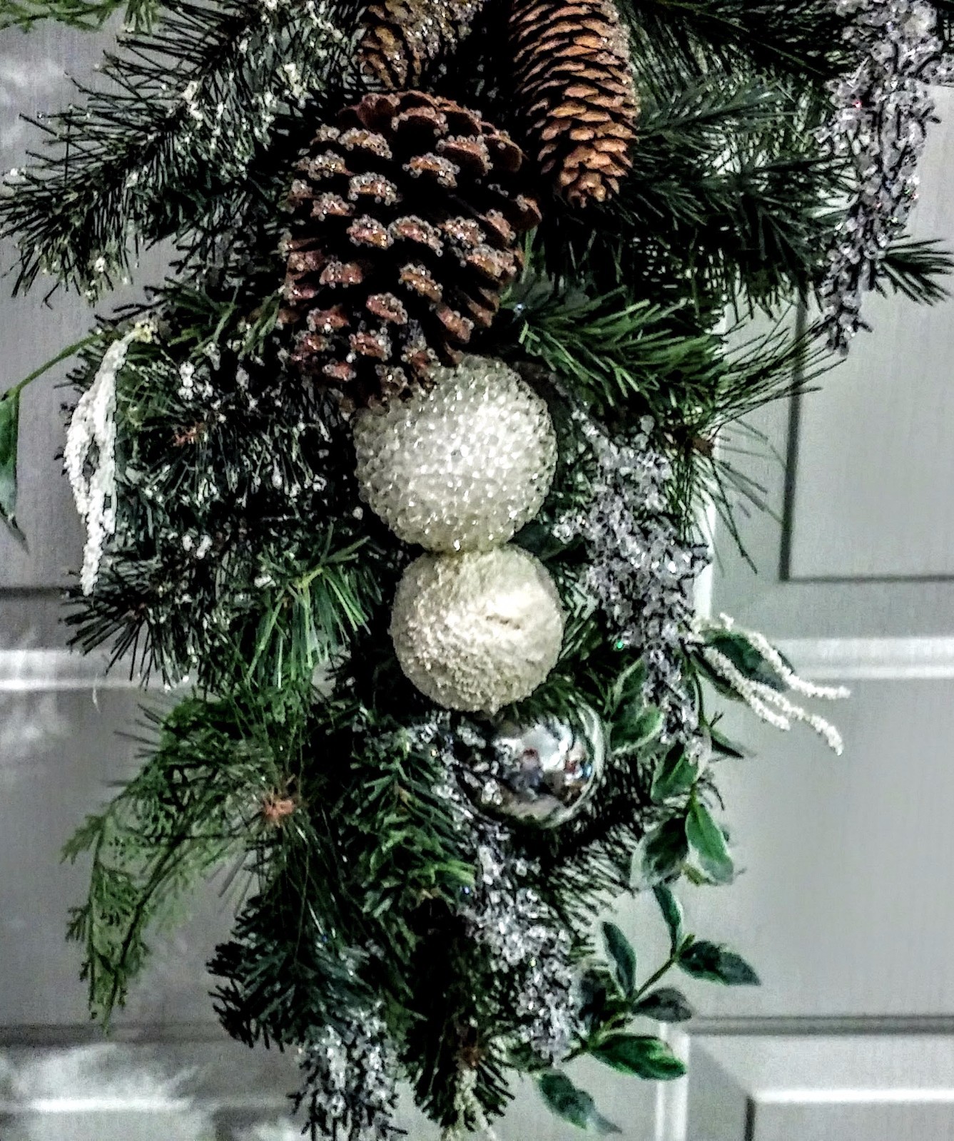 NWT 37″T Christmas Teardrop-Snowy & Icy Pine, Cones & Silver & White Ornaments
