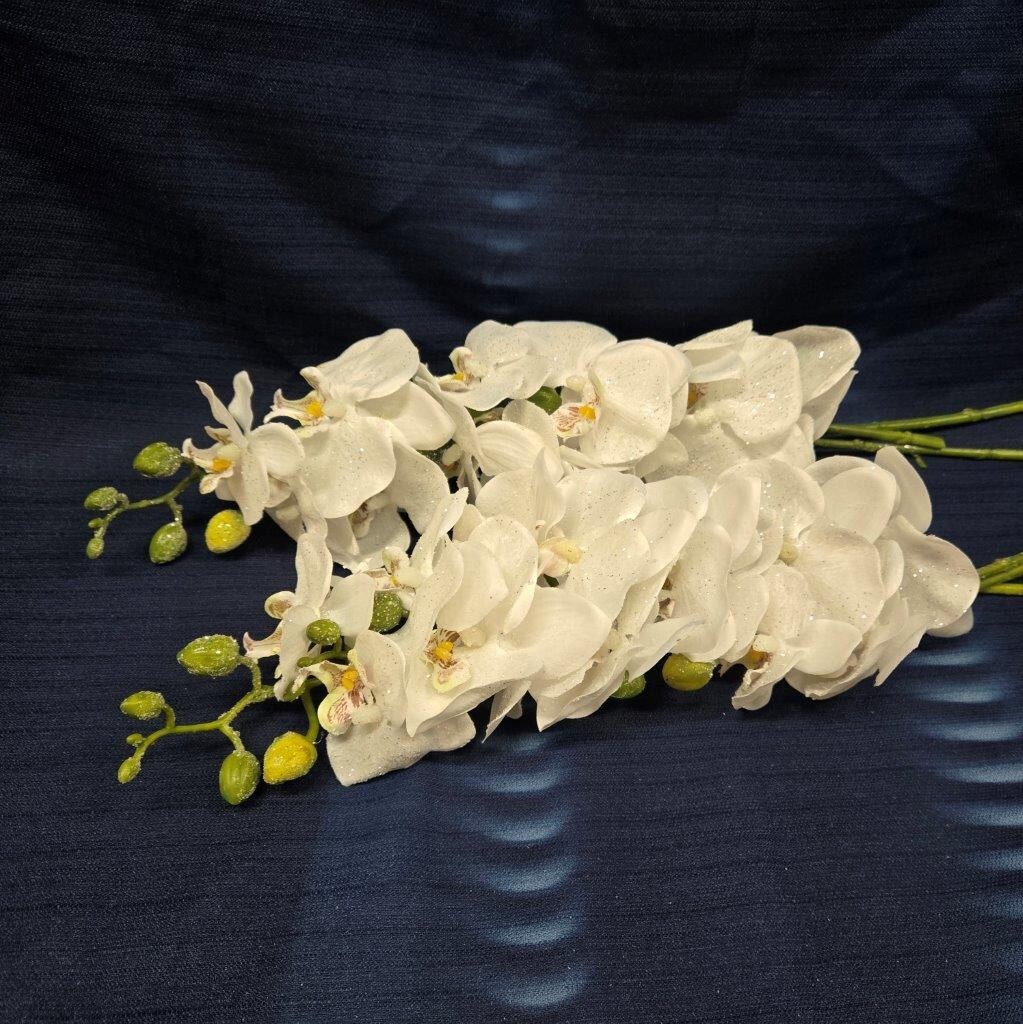 Faux White Flowers with Green Unopen Buds – Faux Flower Decor Silver Glitter
