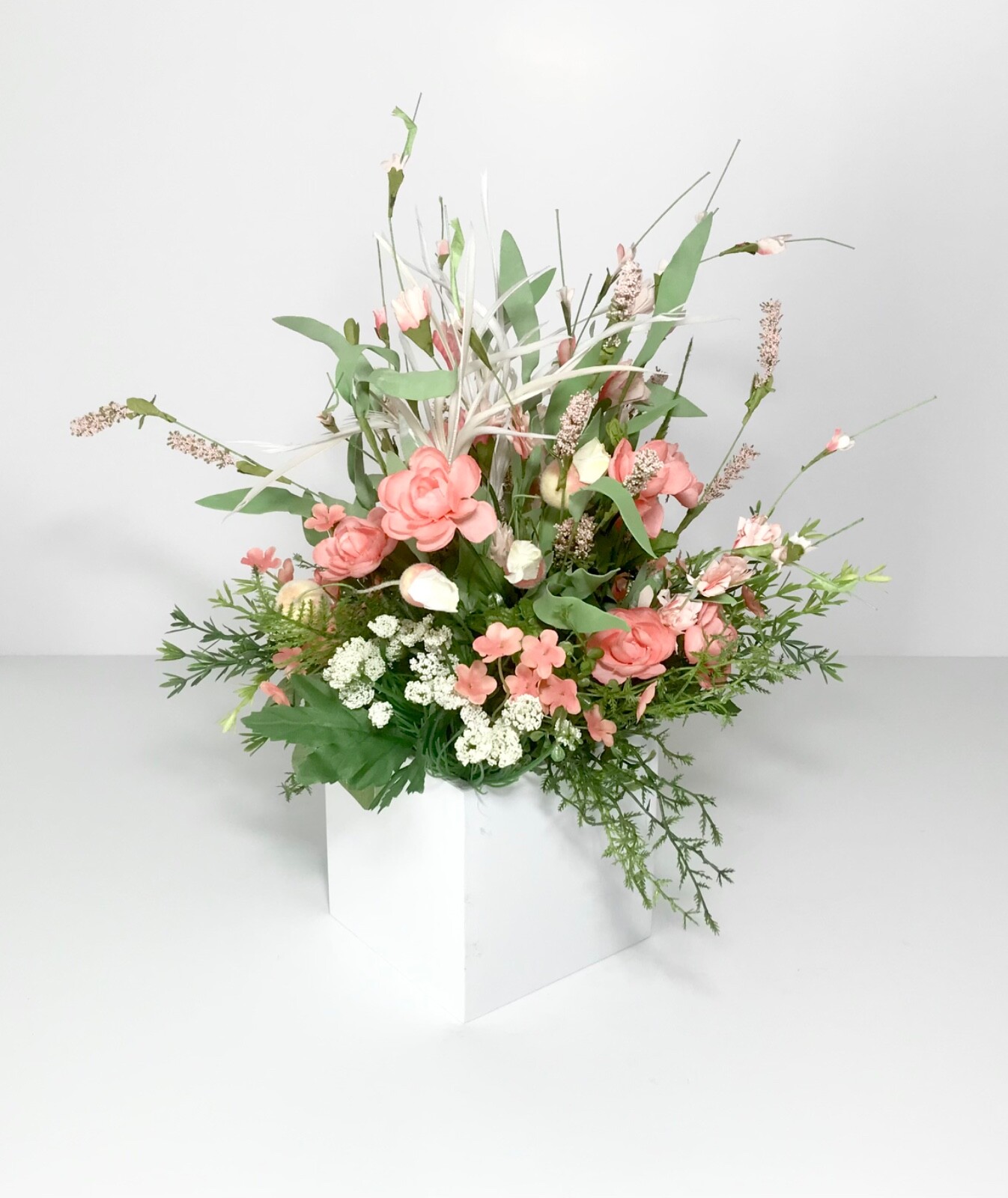 SUMMER PEACH PINK WHITE FLORAL ARRANGEMENT FLOWER CENTERPIECE HANDMADE GIFT NEW