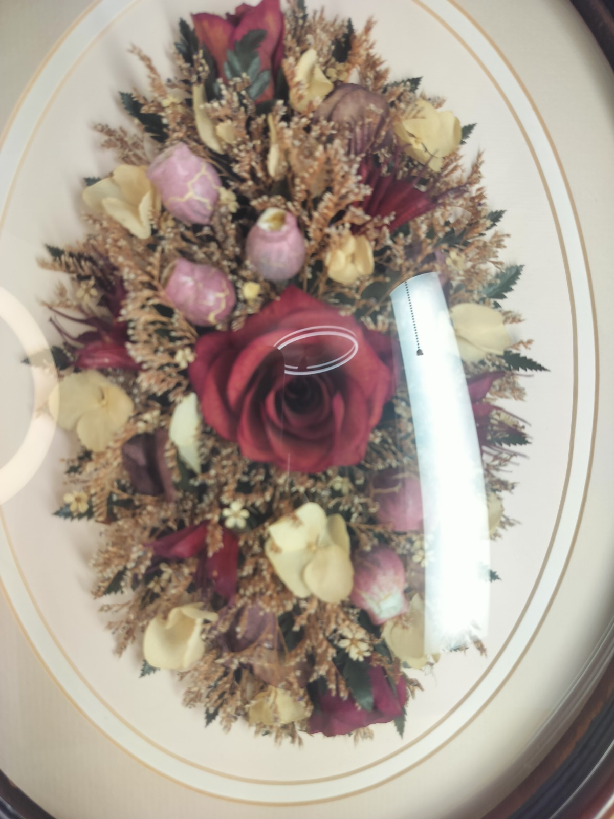 VTG FLORAL PERSERVATION ARTWORK OVAL CONVES FRAME ROSE BOUQUET 16″ L X14″ W