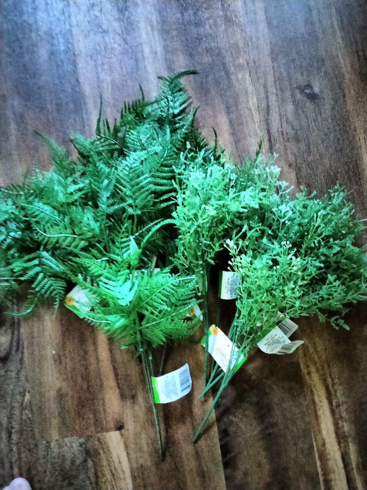 NEW 13 Pcs Artificial Plastic Plants: 7 Boston Fern Grass & 6 Ferns w/ Berries