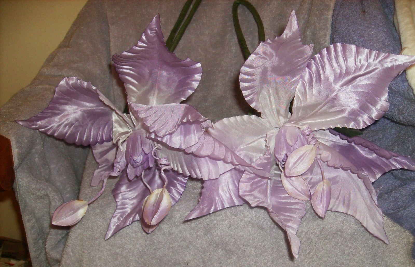 6 PLUSH BUSH PURPLE ROSES SILK SATIN POLY 10″ HIGH EACH ARTIFICIAL BOUQUET #17