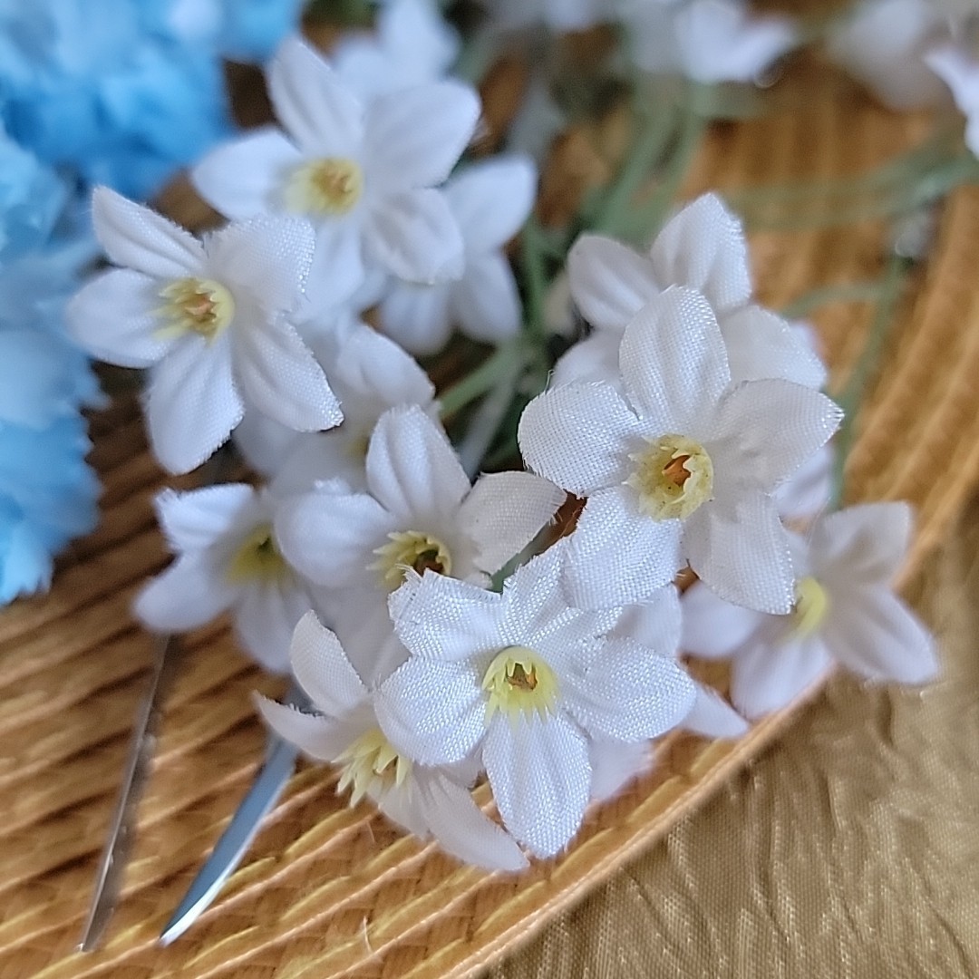 41 Piece Lot Artificial Flowers Daisy Carnation Paperwhite Greenery Floral