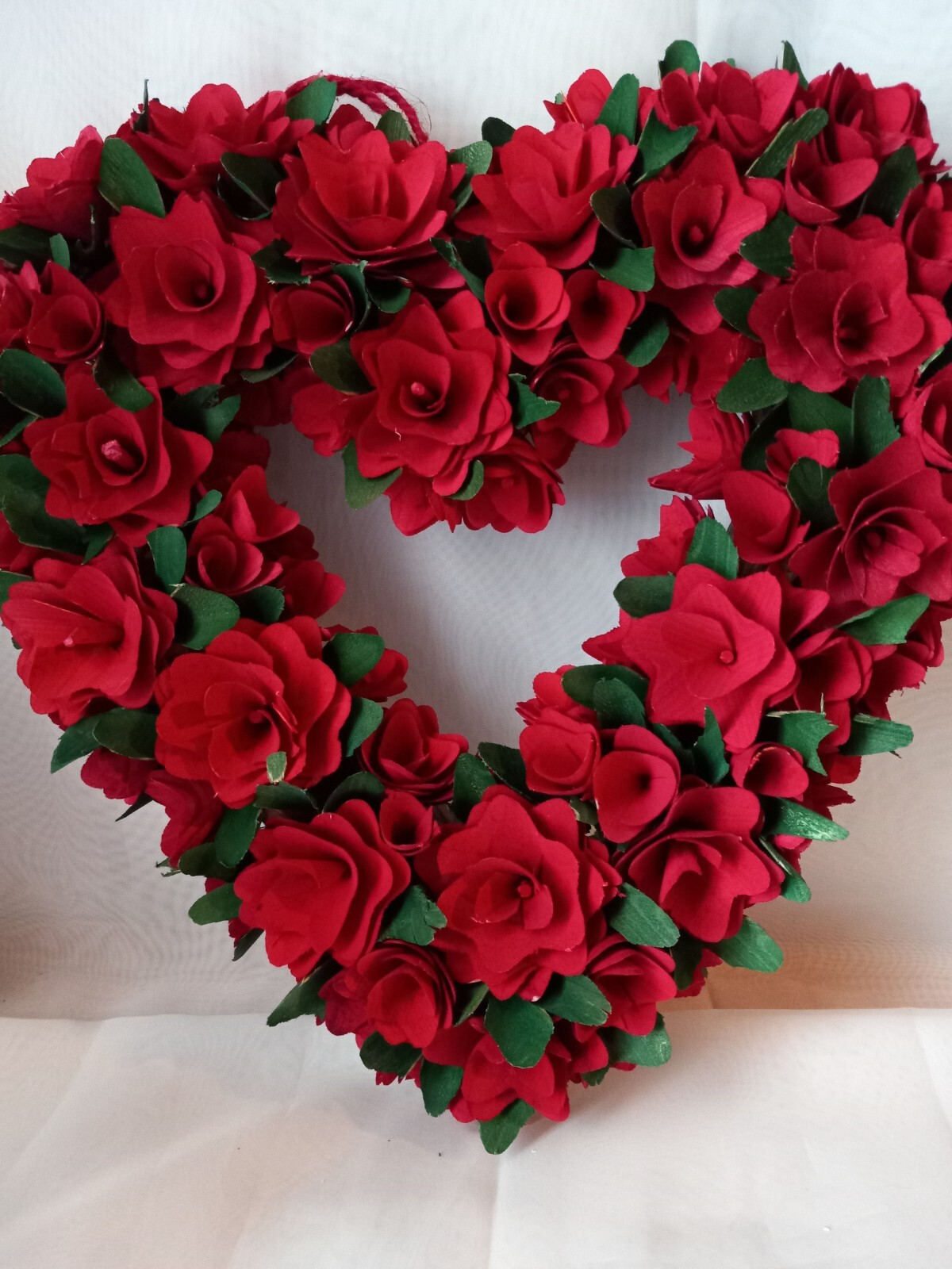 Lovely 14″×15″ Wooden Red Rose Floral Heart Shape Wall Hanging Wreath. #H