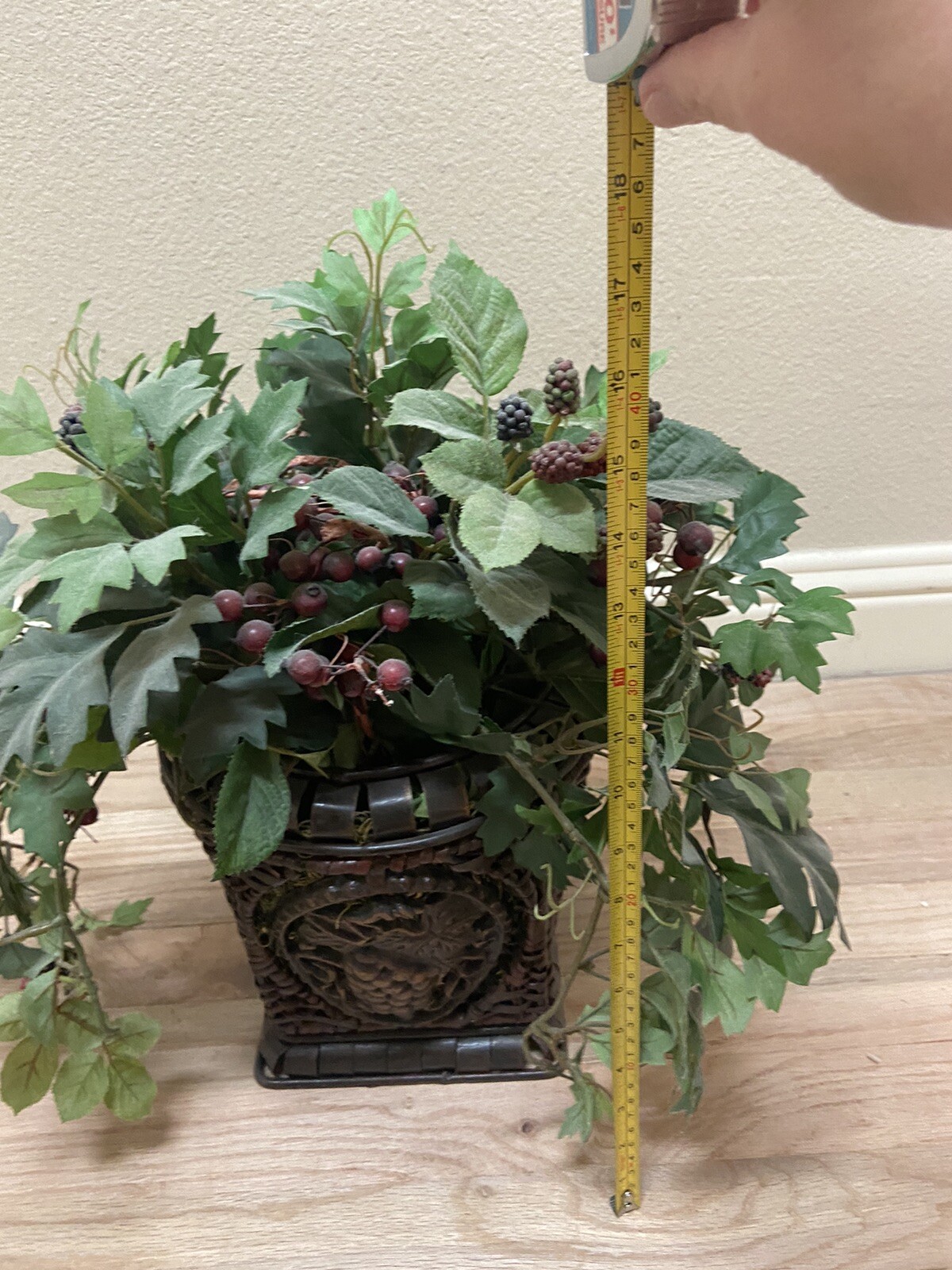 Guc Ivy Floral Arrangement Unique