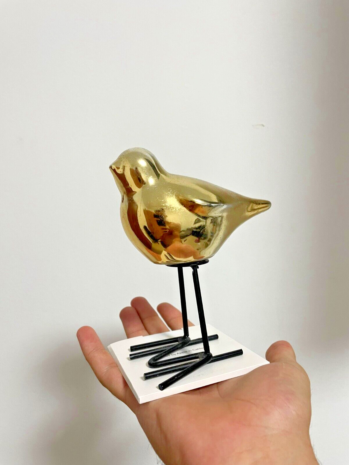 2024 A gold-plated plastic bird is highly recommended