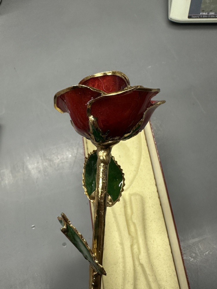 LIVING GOLD REAL ROSE DIPPED IN 24K GOLD RED BOXED Vintage