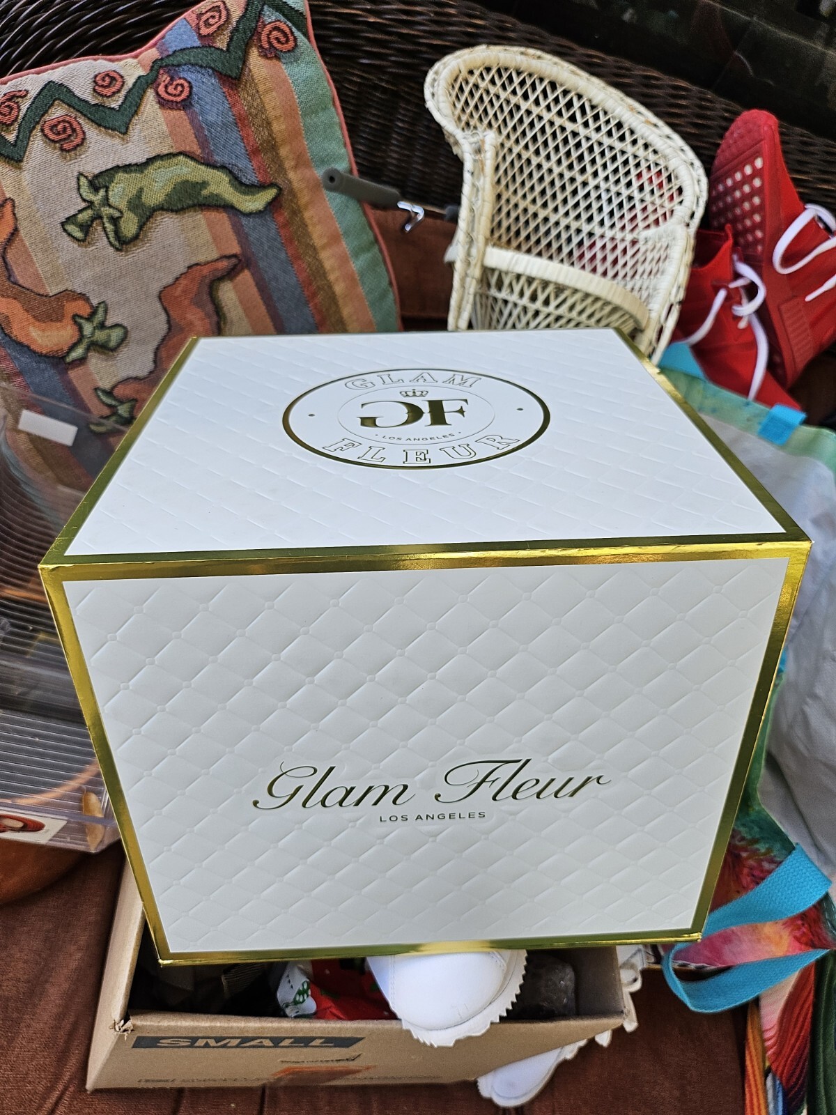 Glam Fleur L.A. For Preserved Roses EMPTY 11″ X 10″ X 9″ White Gold Square Box
