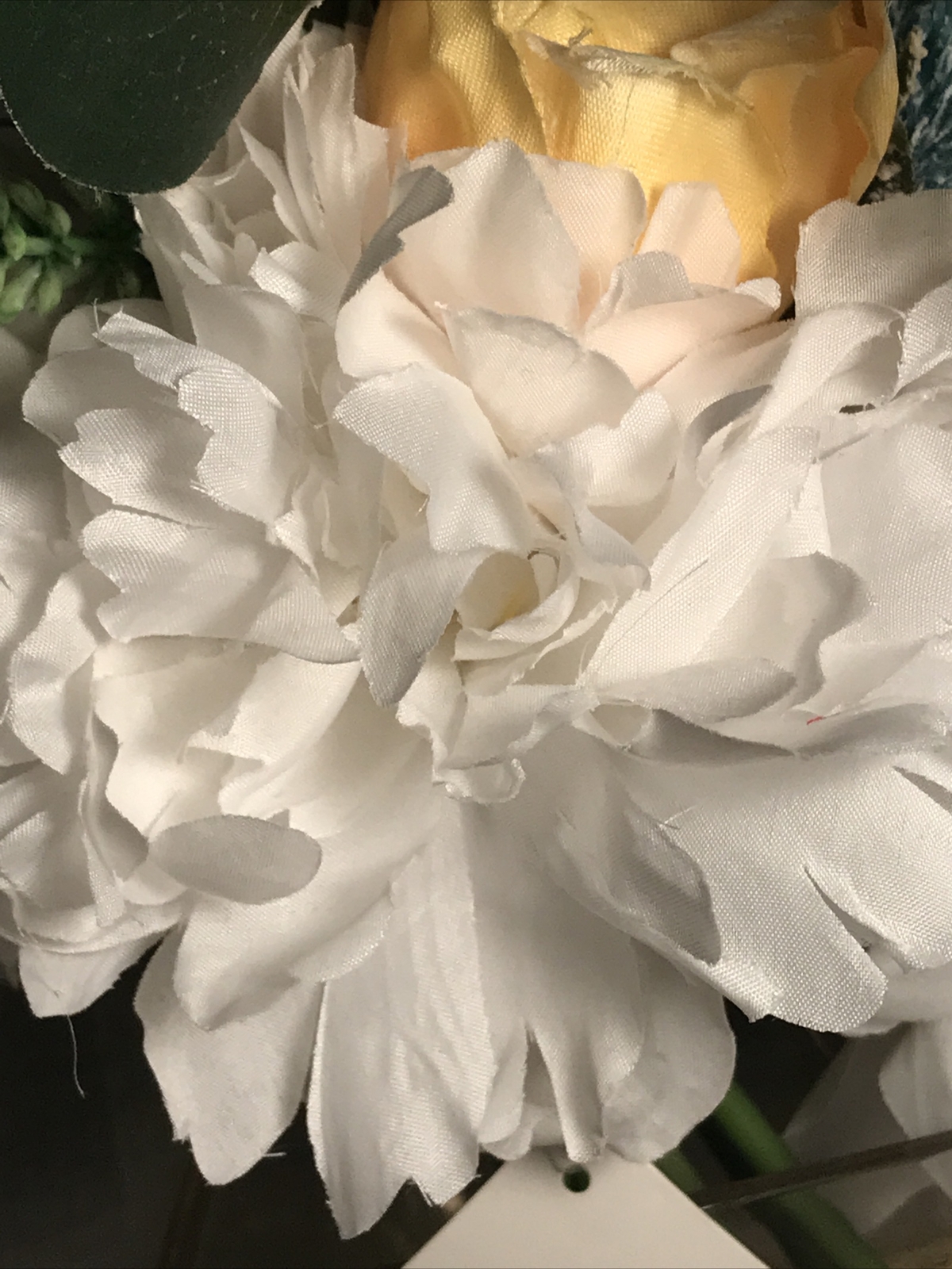 Faux Flower Centerpiece Glass Vase NWT White Yellow Green Beautiful Floral Decor