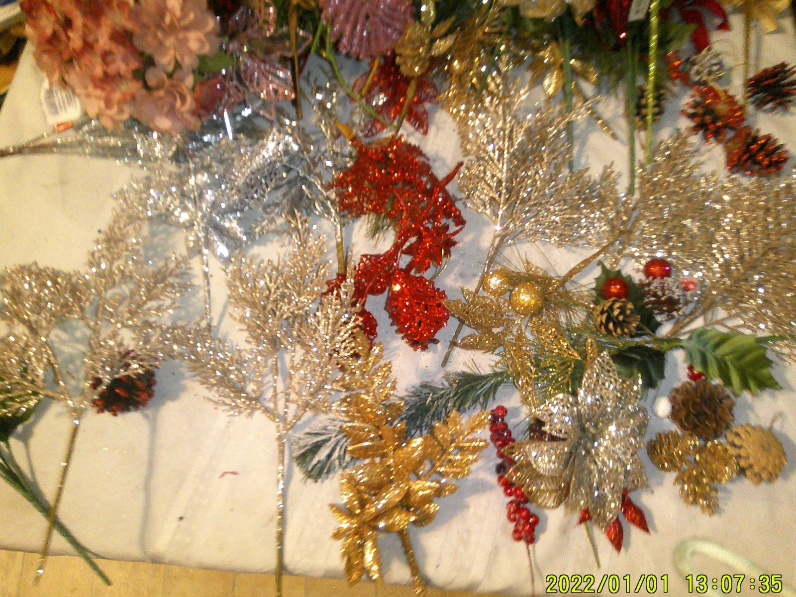 LARGE ASSORTMENT OF CRAFT ARTIFICIAL FLORAL POINSETTIA FLOWERS HOLIDAY MANY UNUS