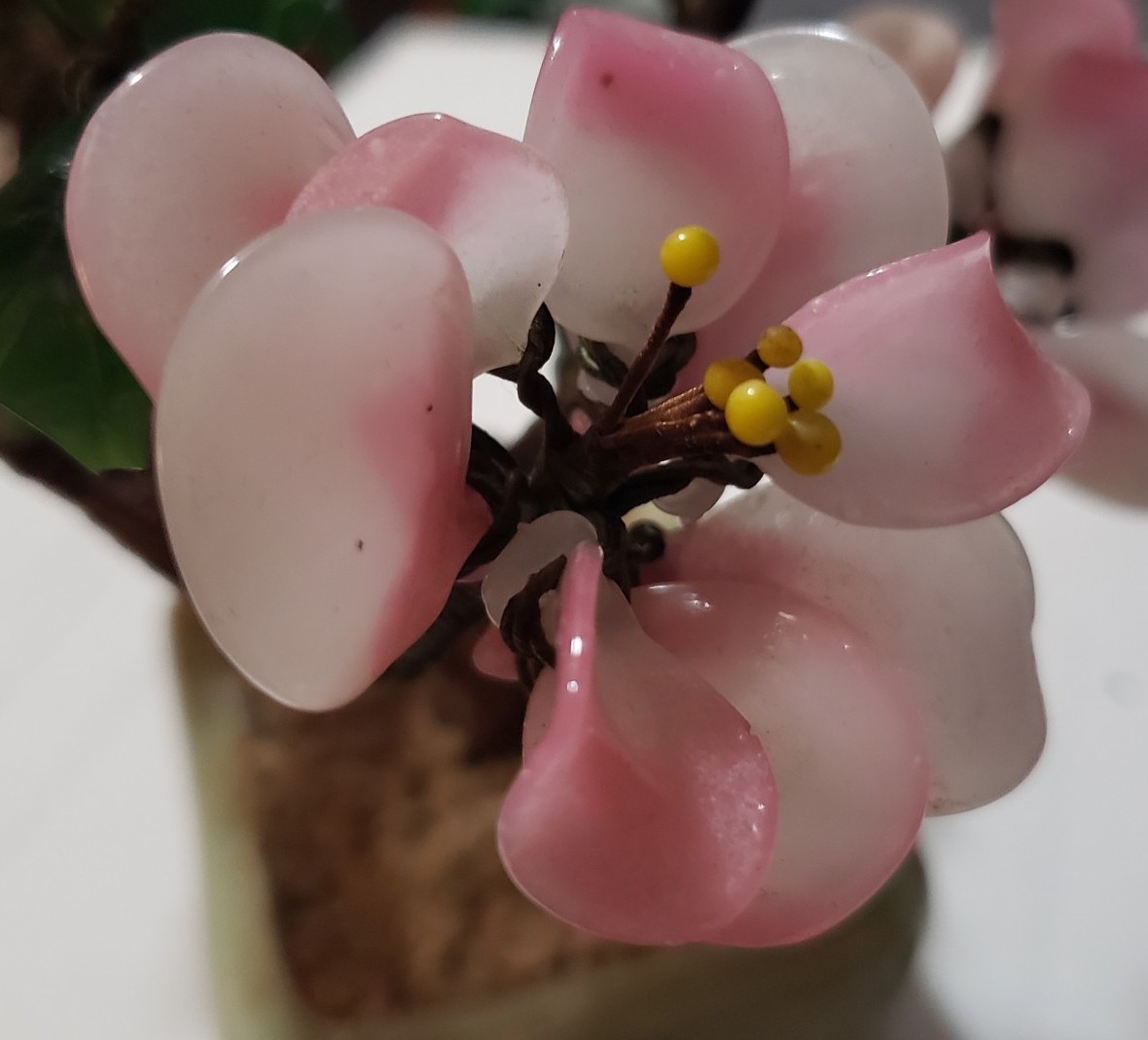 VTG Cherry Blossom Jade? Gemstone Leaves Bonsai Tree Rose Quartz Petals *Cracks