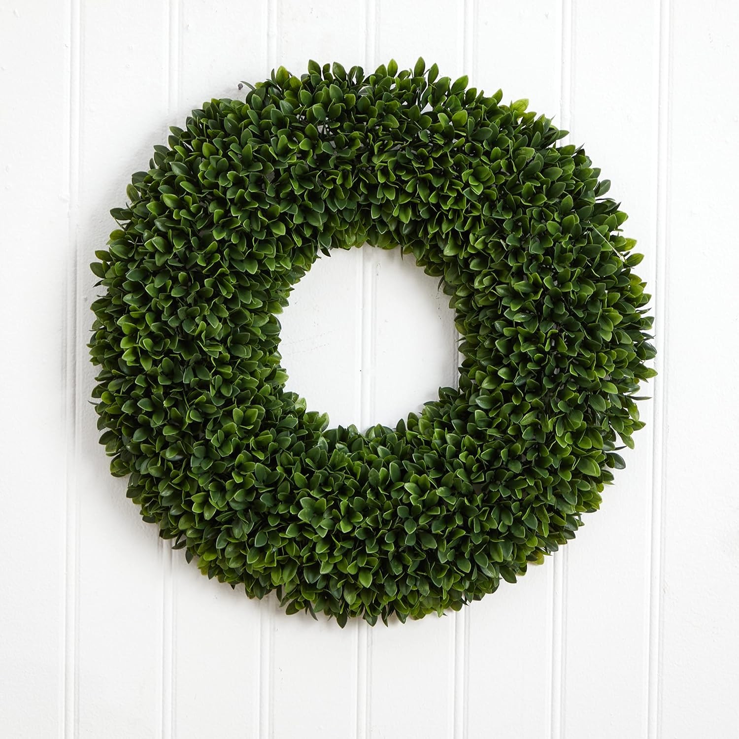 24-in. Boxwood Artificial Wreaths Green
