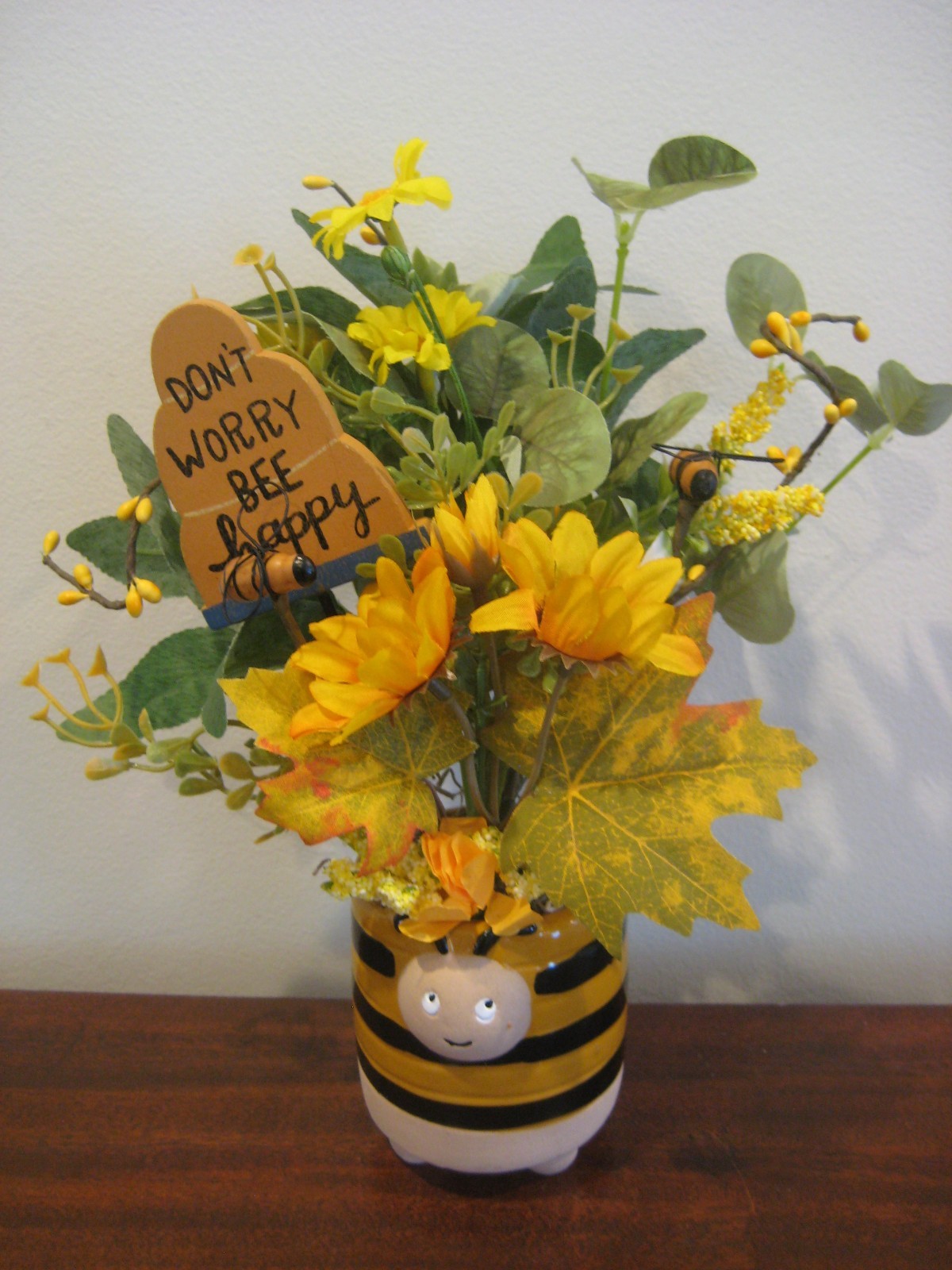 Bees – Flower Floral Arrangement – Spring Summer Decoration – Table Centerpiece1
