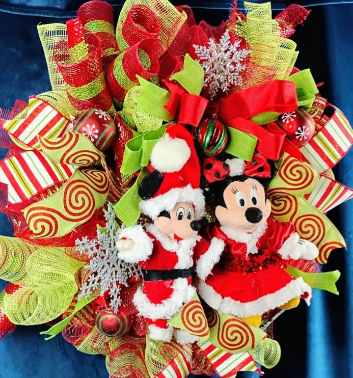 Mickey and Minnie Mouse Christmas Wreath Large 24″ Red & Green Front Door Decor