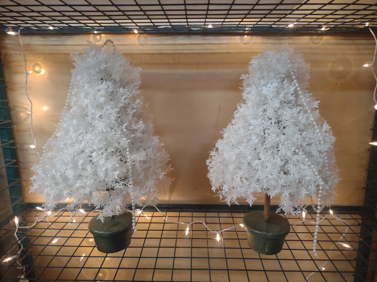 Set of 8 Pieces: 21″ Topiary Tree Form 12″ Urethane Cone Wholesale Lot Topiaries