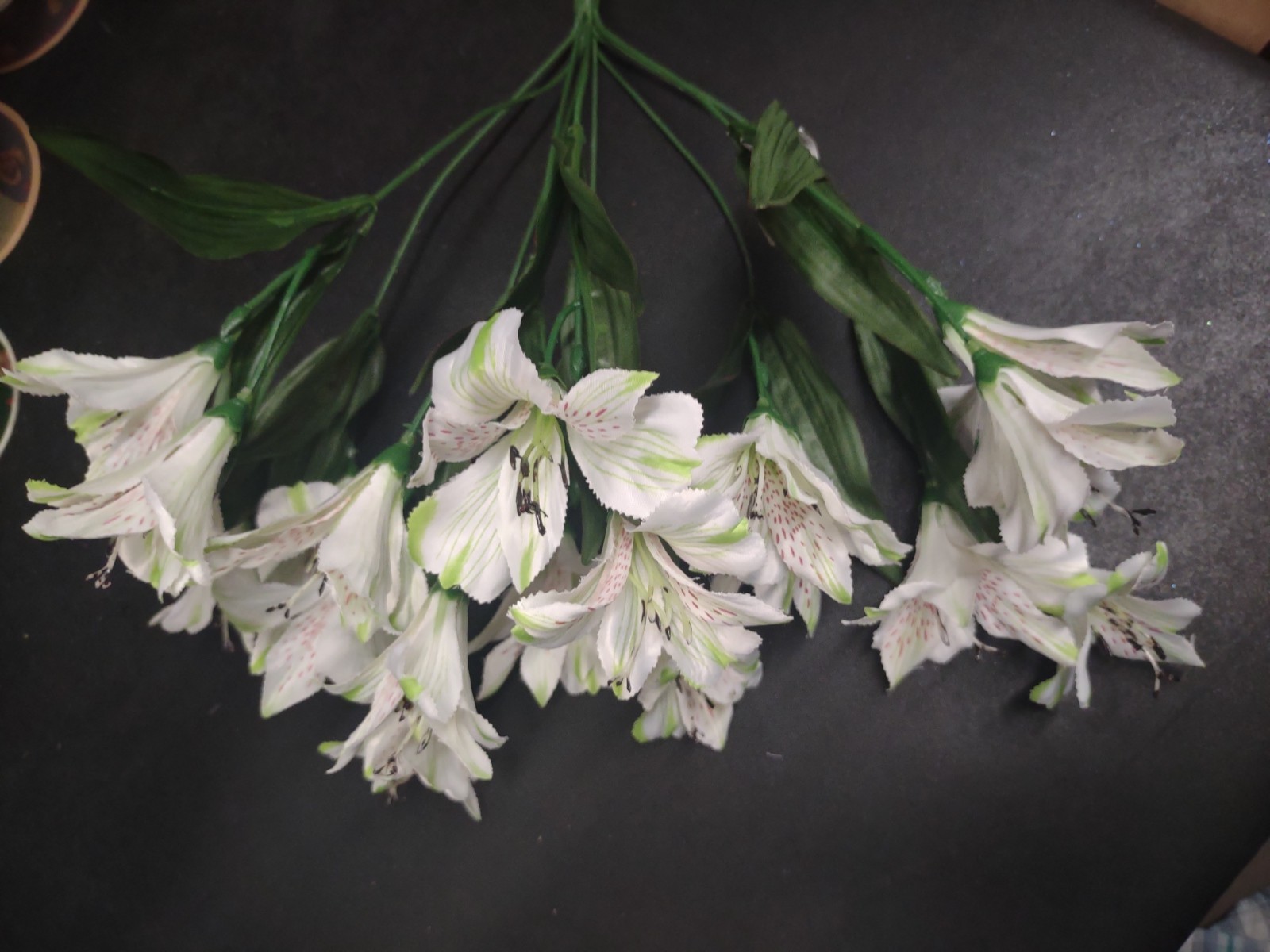 16″ Silk Alstroemeria Bush, 9 Stems, 18 Blooms, Satin Finish Flowers, White