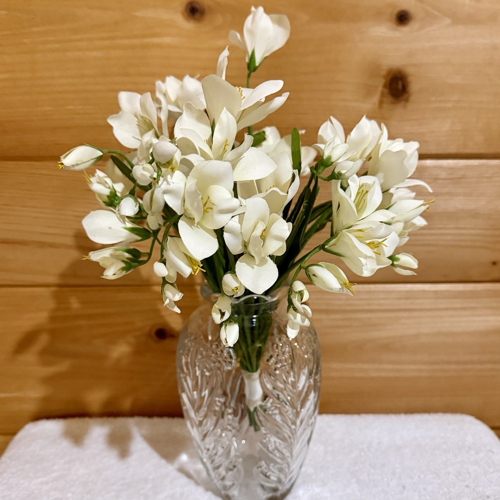 6 Faux White Freesia Bouquet Artificial Stemmed Floral Fake Flower Stem & Leaves